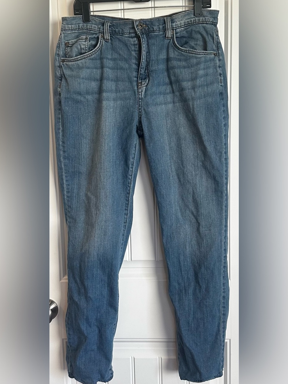 Eddie Bauer Women's Boyfriend Mid-Rise Straight Leg Jeans in Medium Blue Wash